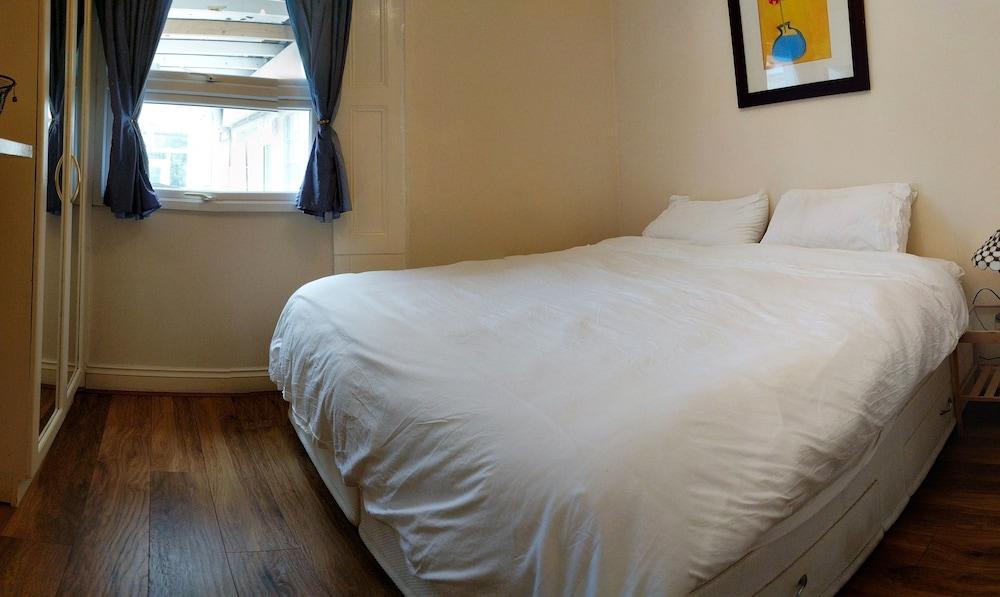 Highbury House Apartment 2