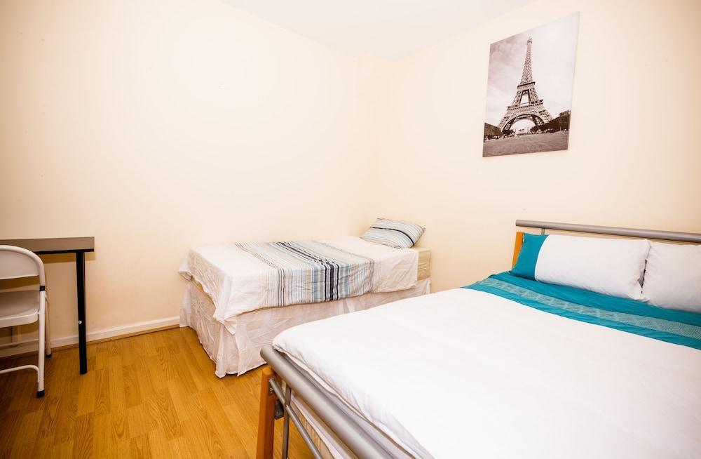 Colebert Avenue Apartment 2
