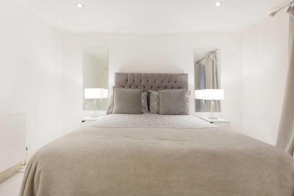 Harrods Room 2