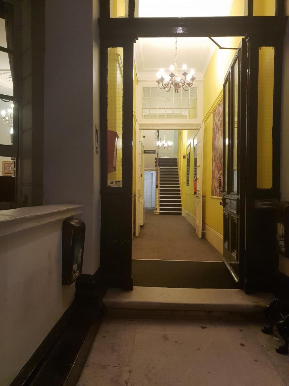 Acacia Hotel 2