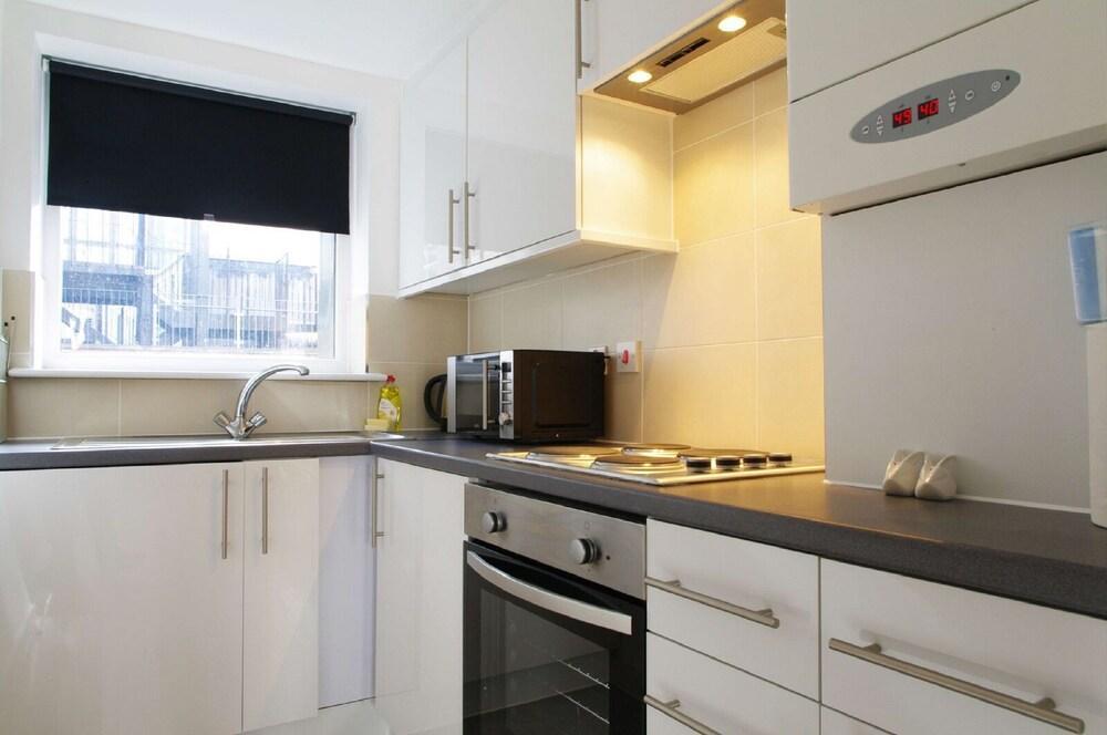 The London Agent Fitzrovia Studio 2 1