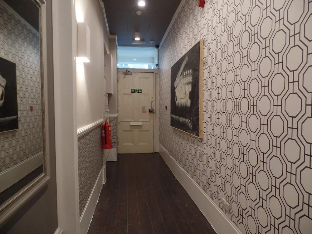 1 Bedroom Clarincarde Apartment 1