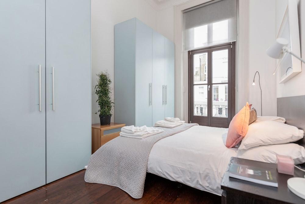 South Ken Apartment by Basetogo 1