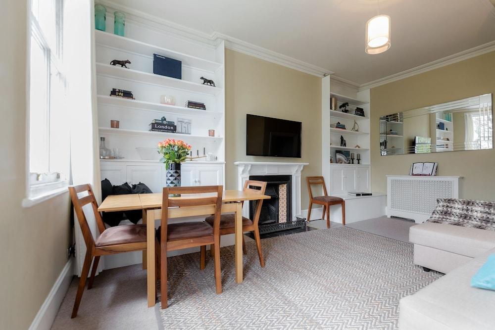 Earls Court Apartments by Basetogo 2