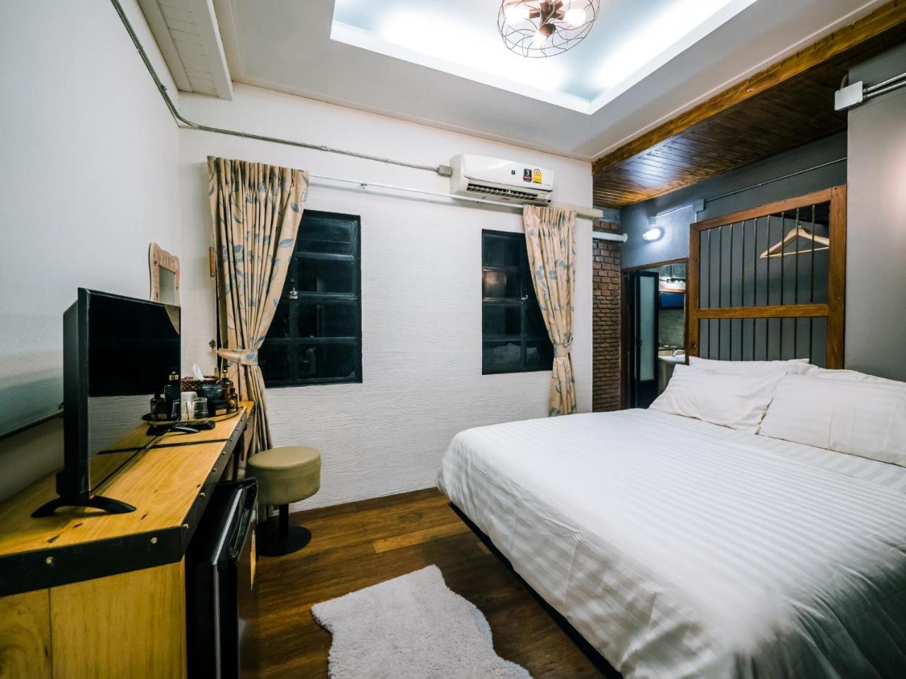 Zeds Hostel 2
