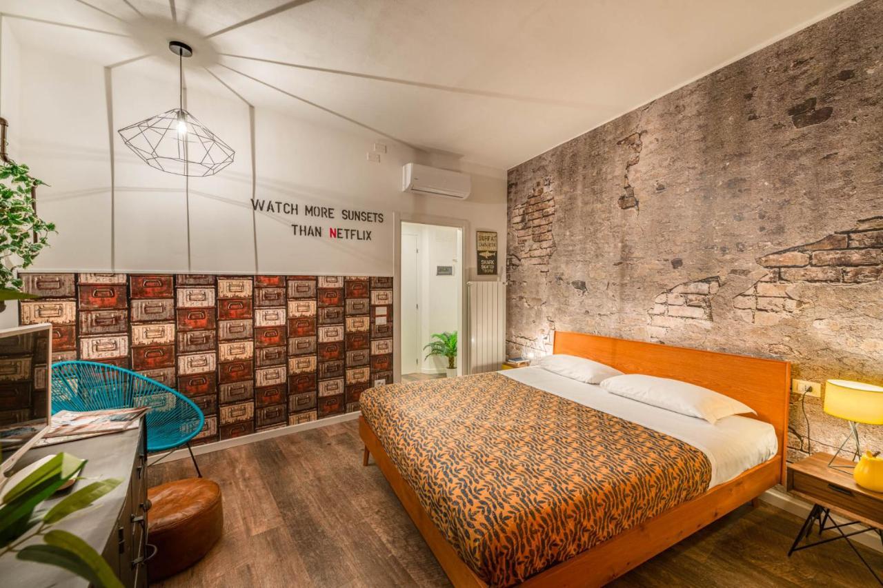 Code Rent a Room 2