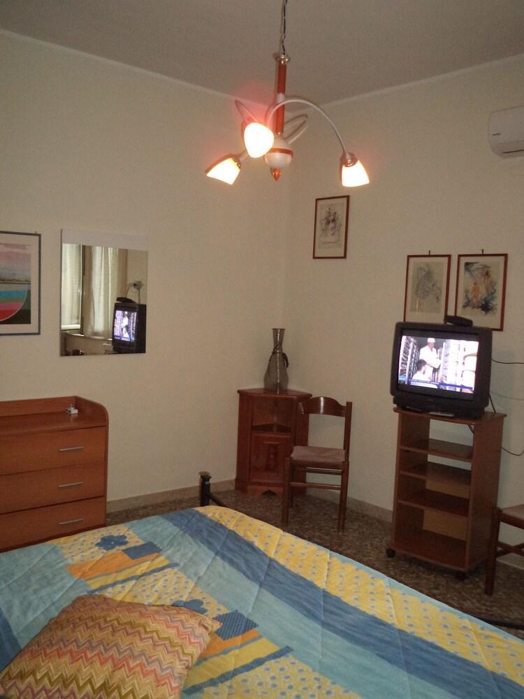Amuni Sicily Guest House 1