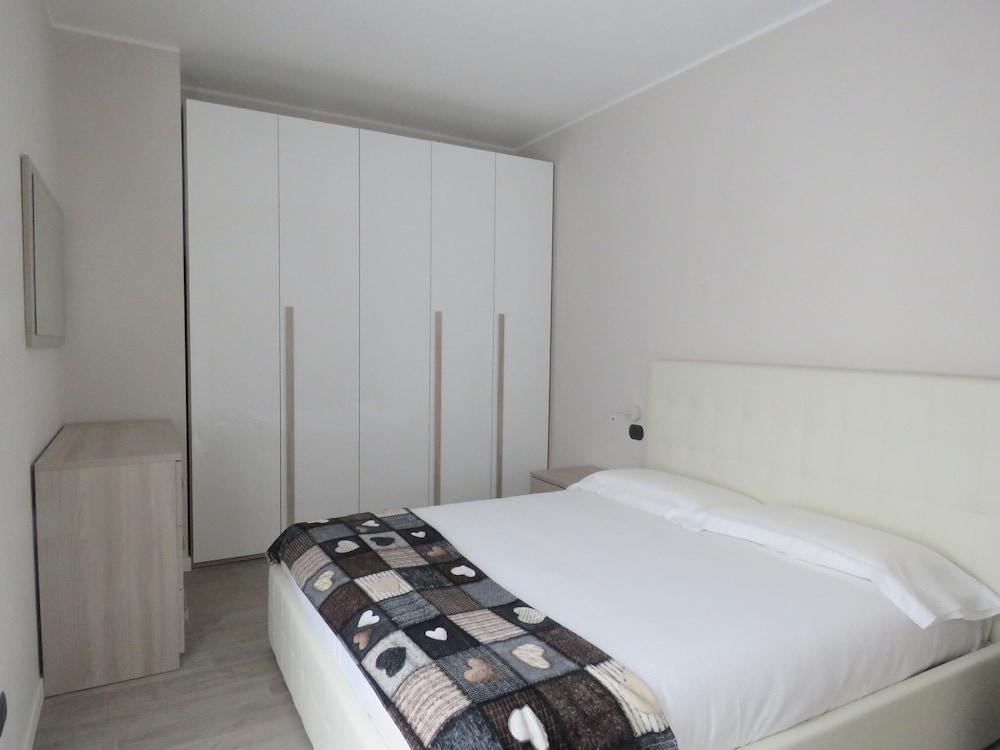 Lake Como Holiday Apartments 1