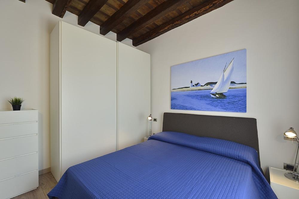 Arsenale Canal View Apartments 2