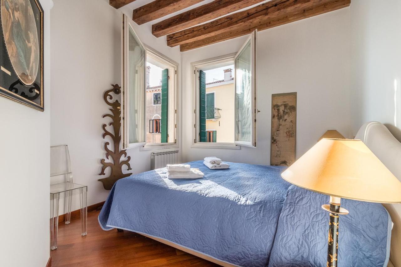 7 Windows on Venice 2