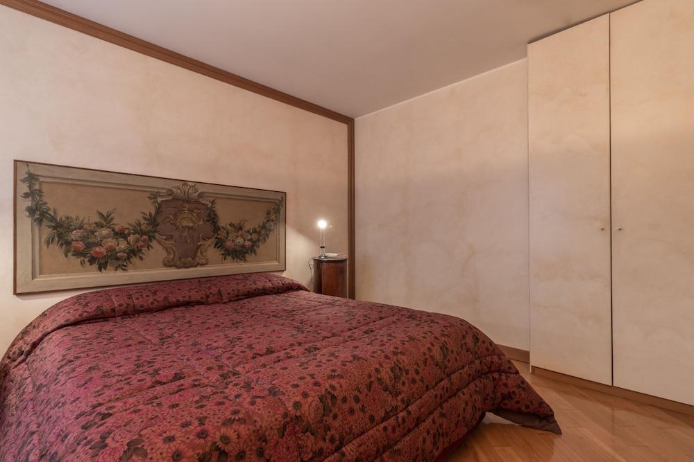 La Fenice Theatre Exclusive Flat 1