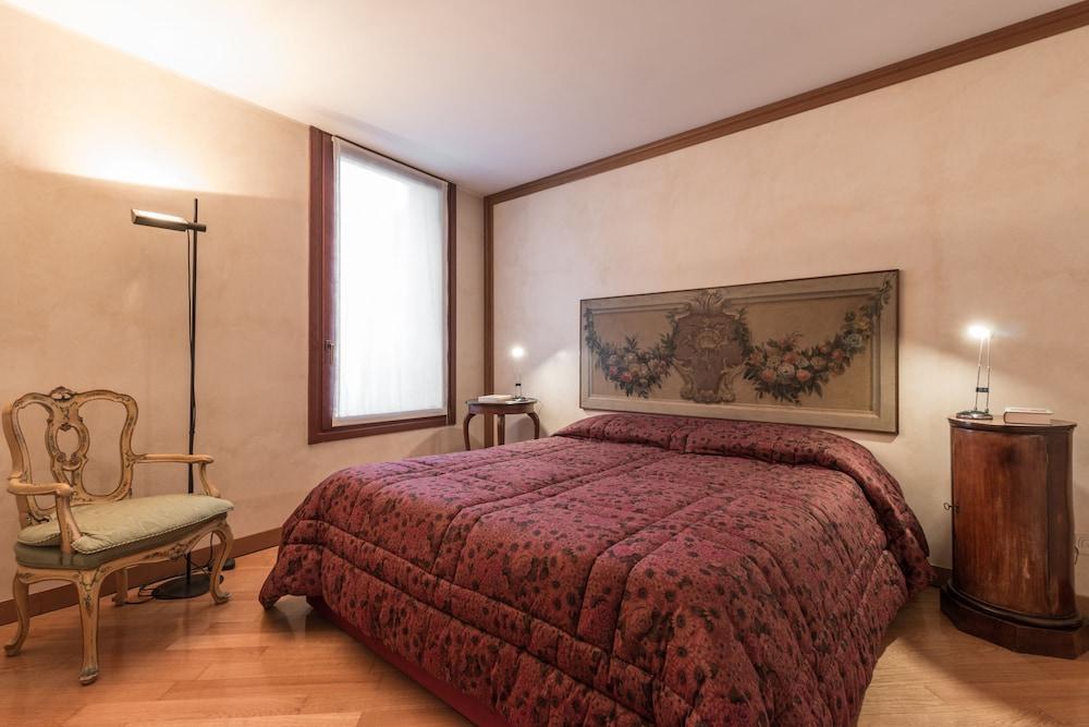 La Fenice Theatre Exclusive Flat 2