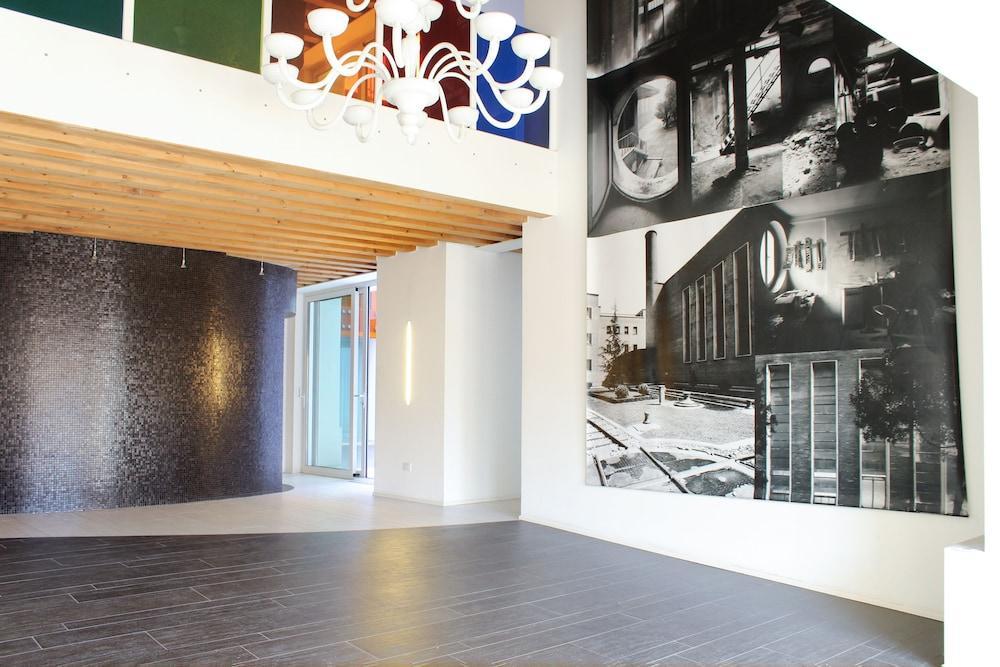 Mazzoni 15 Modern Flat