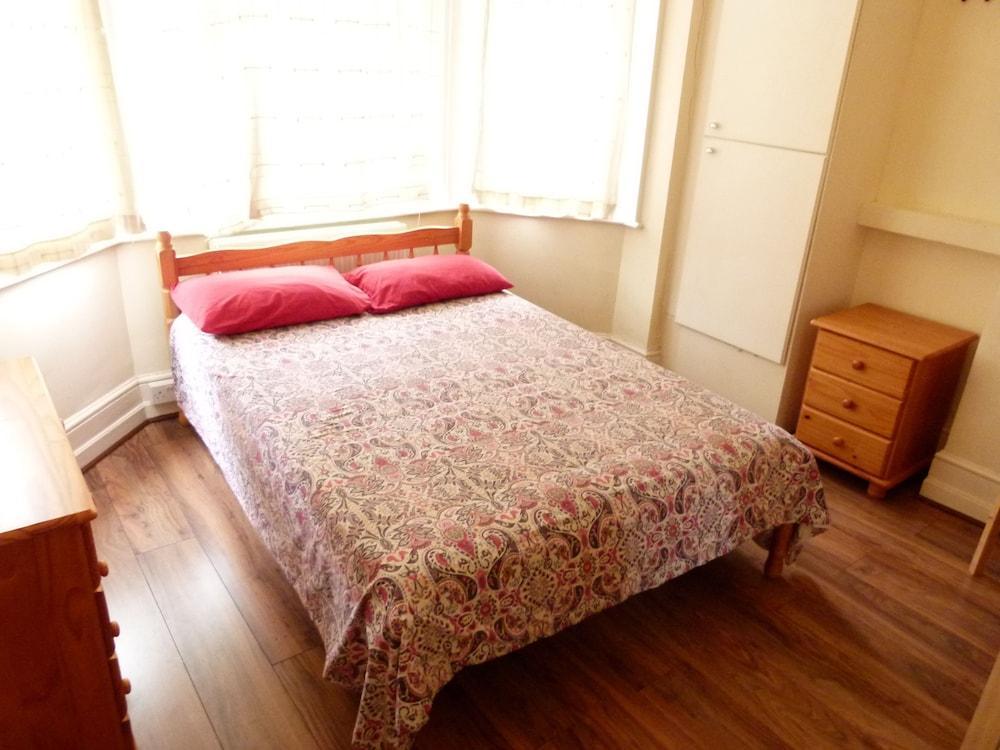 Ss Property Hub - Family Apartment Barons Court 2