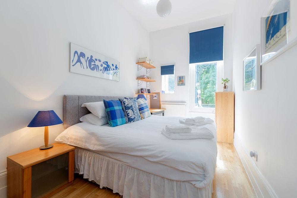 Philbeach Balcony- 2bed Flat in Earls Ct 1