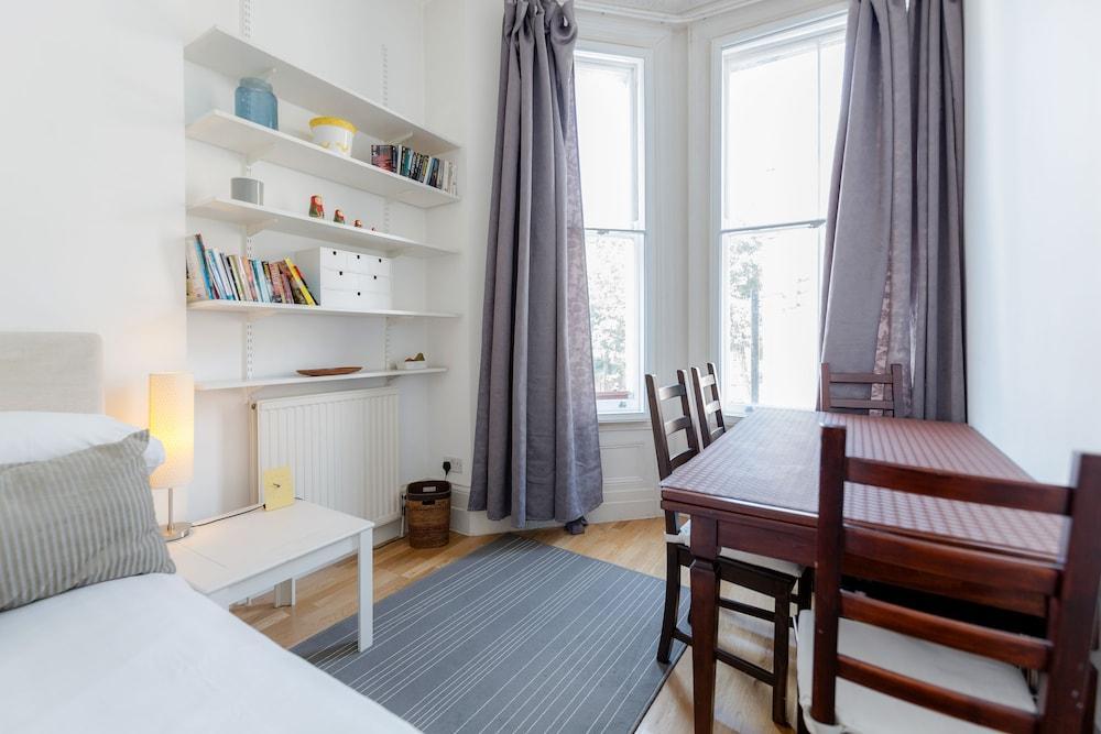 Philbeach Balcony- 2bed Flat in Earls Ct 2