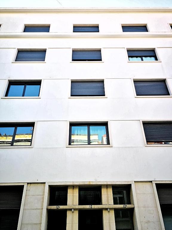 Industrial Lisbon Apartment (Adults only) 2
