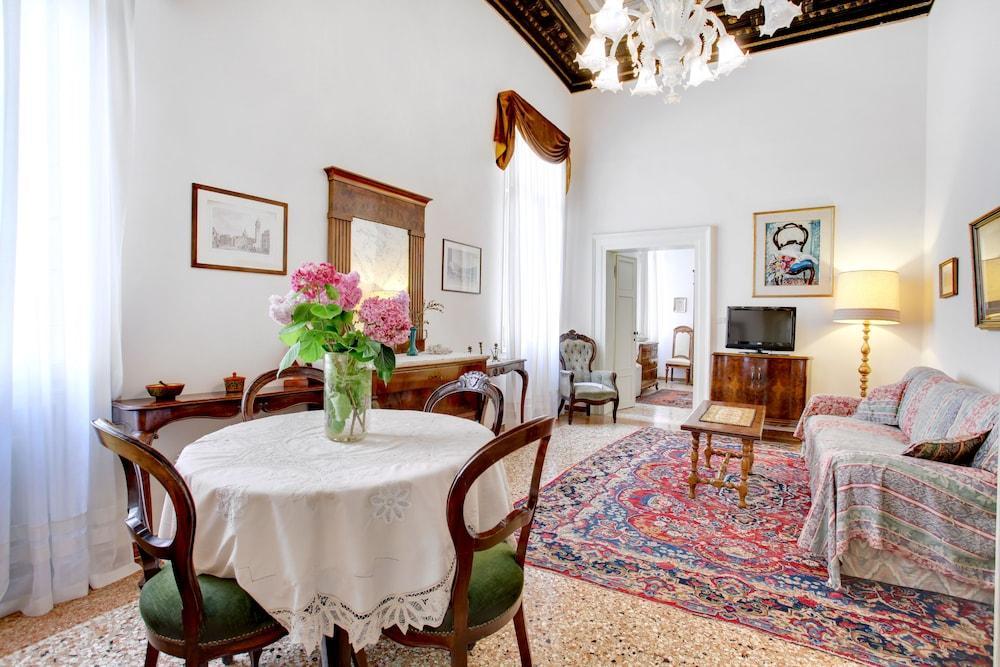 Testa - Wr Apartments