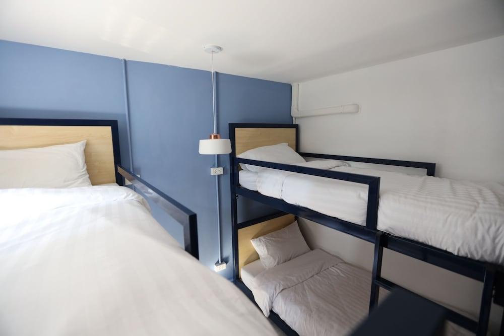 Local Time Bangkok Hostel