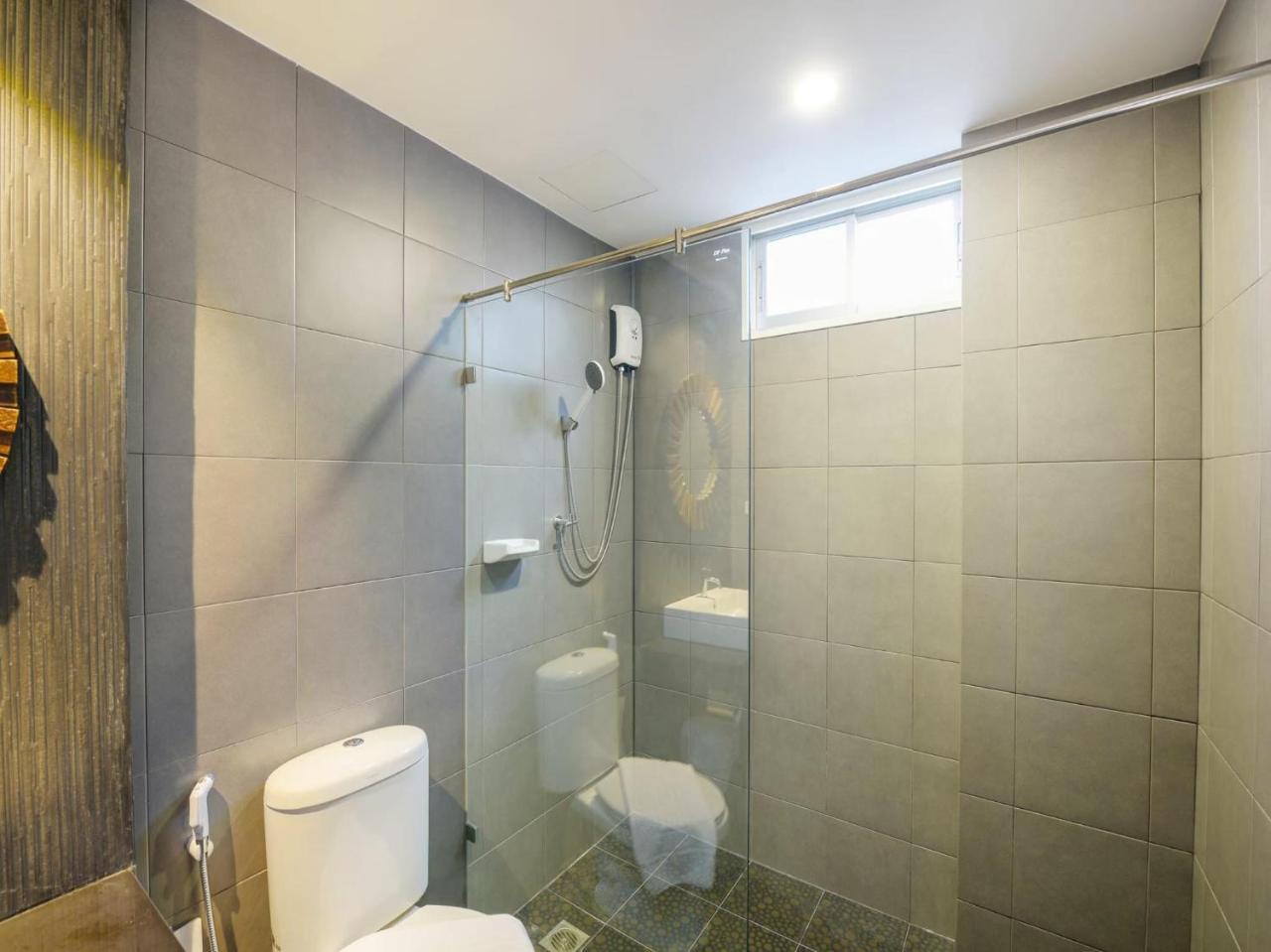 Oyo 137 Kitzio House (Adults only) 2