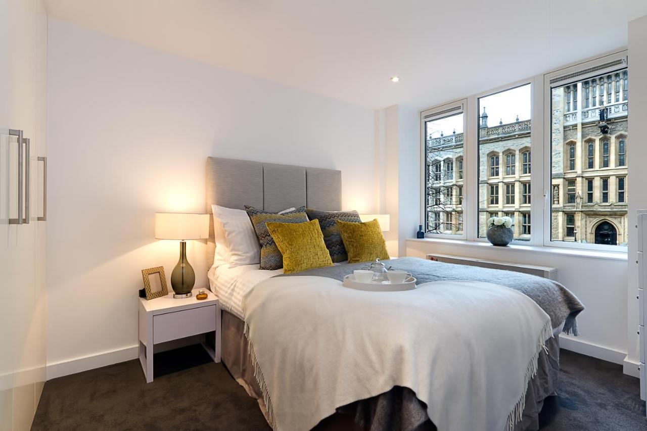 Fetter Lane by Skyline