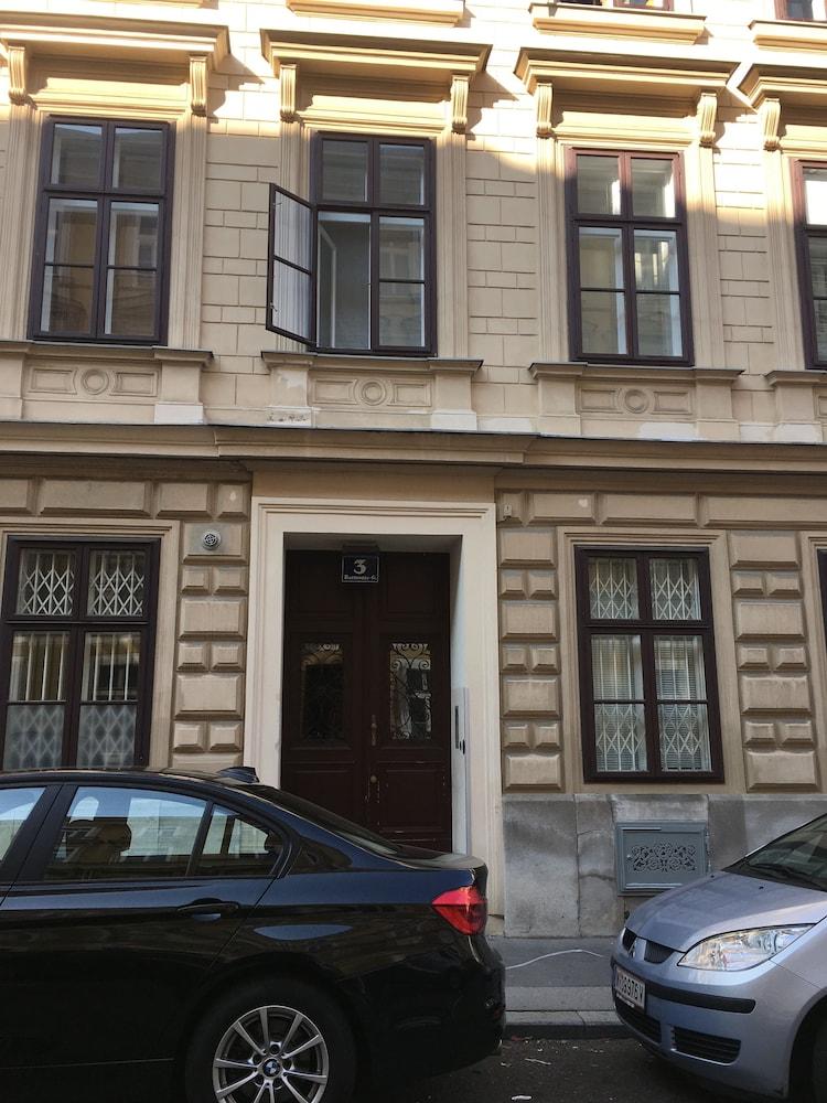 Heart of Vienna Harmoniegasse