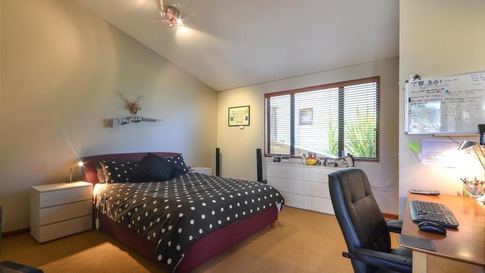 Aries Lake View Villa 1