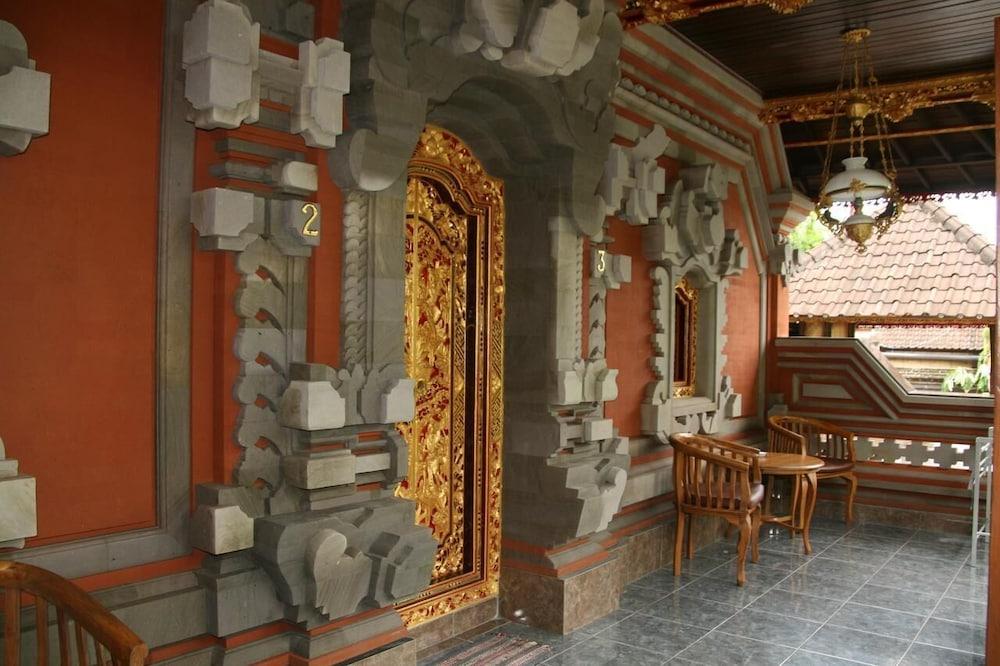 Ojeks Homestay (Adults only)