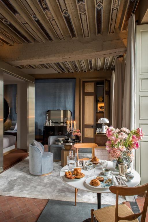 Cour Des Vosges