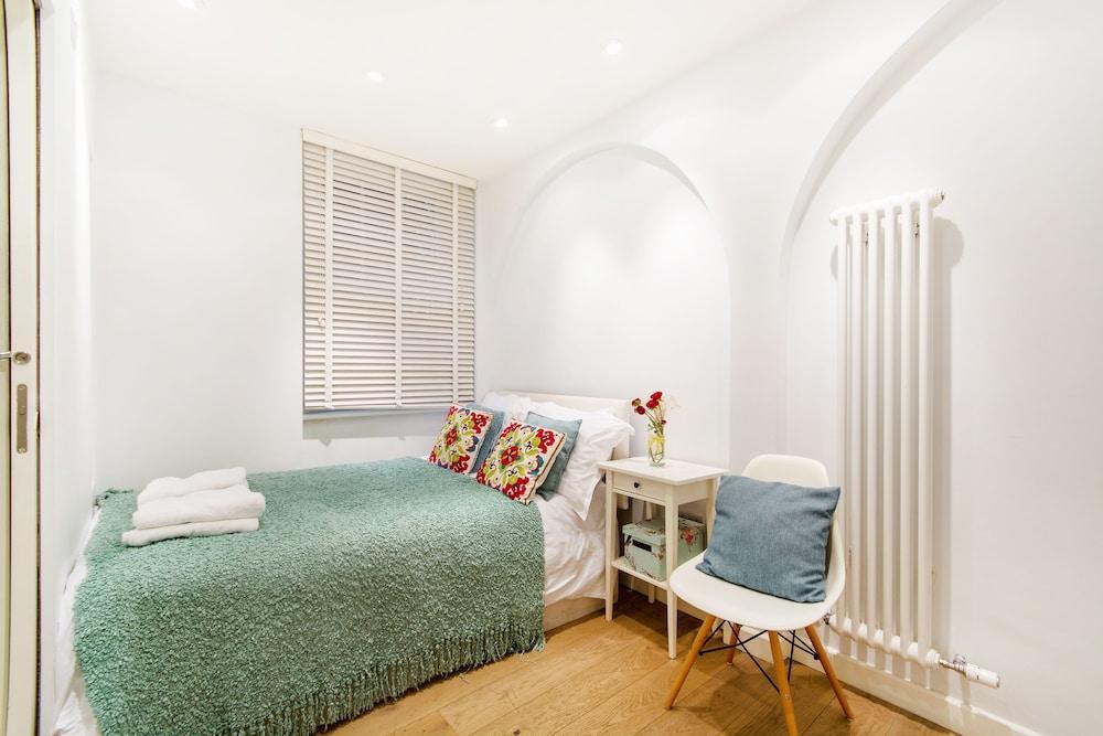 London Hideaway I 1