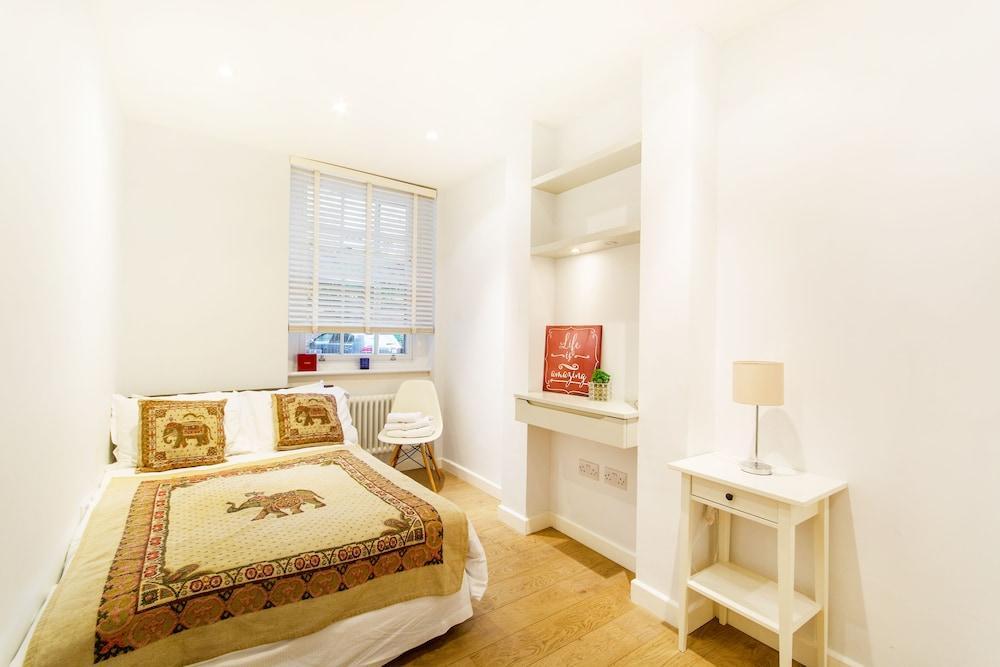 London Hideaway I 2