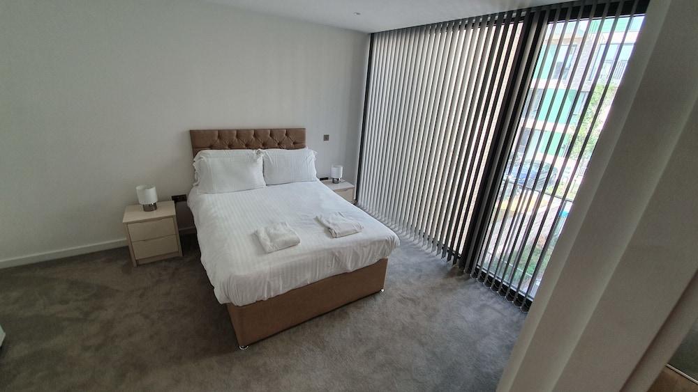 Luxury London. O2 Greenwich Sleeps 8-10 1
