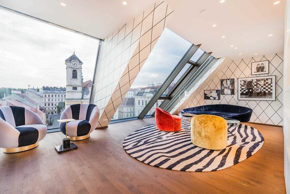 Luxury Residence Near Parliament