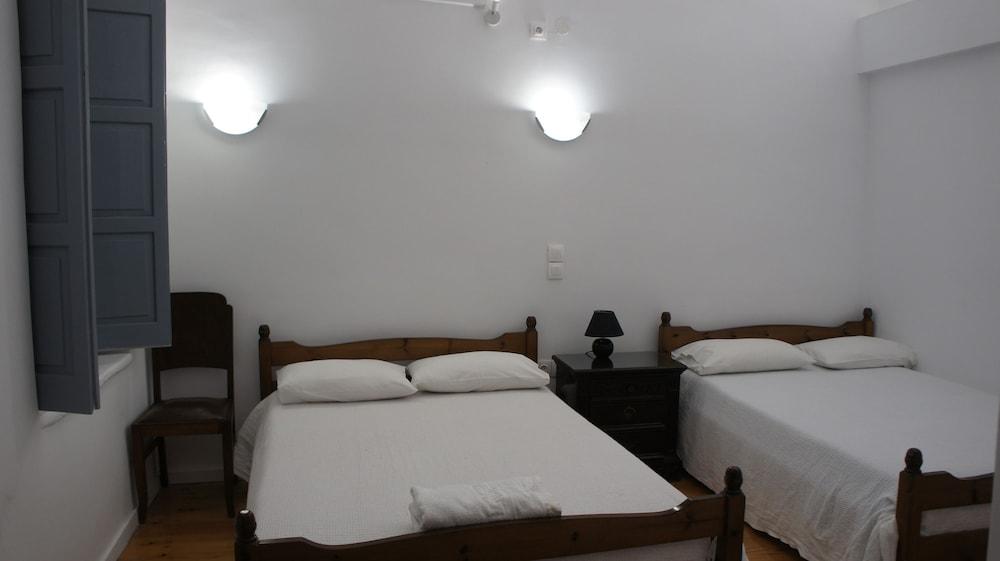 Marcos Rooms