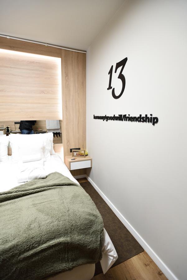 Magnifique Luxury Suites 1