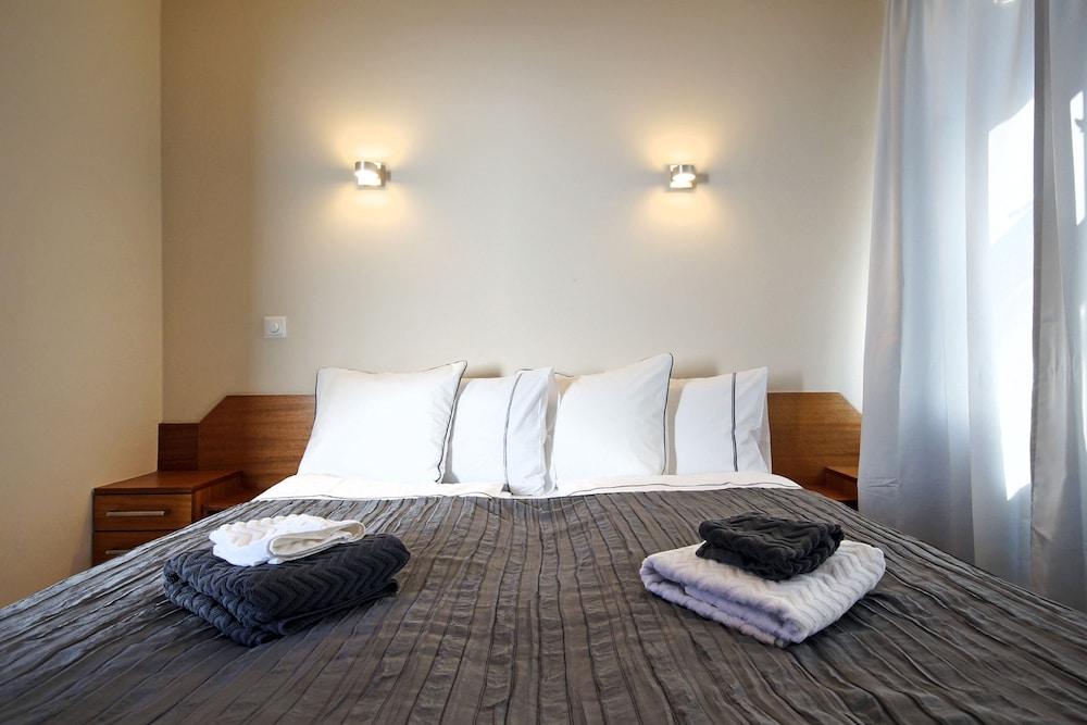 Marine Apartments 2