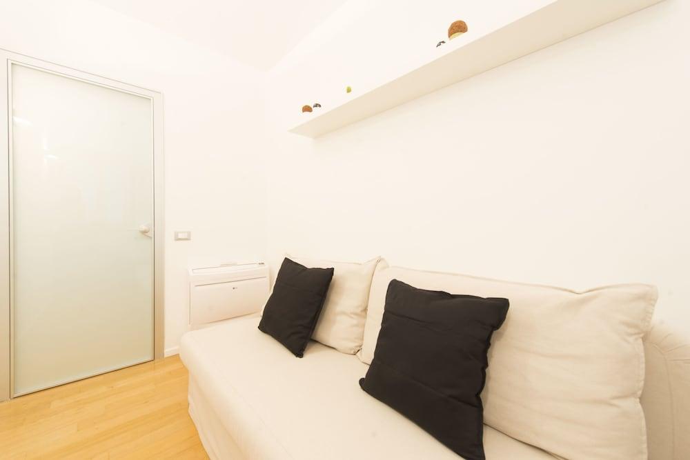 Maqueda Apartments by Wonderful Italy 2