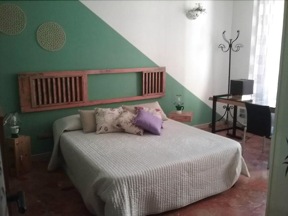 Mascagni Rooms