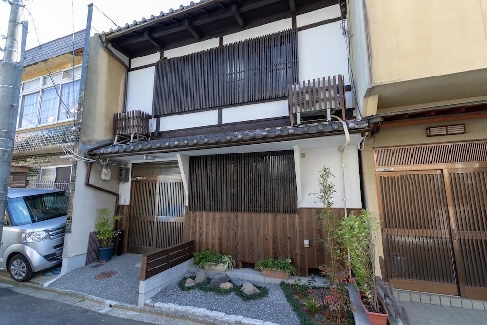 Jyuraku Tomi