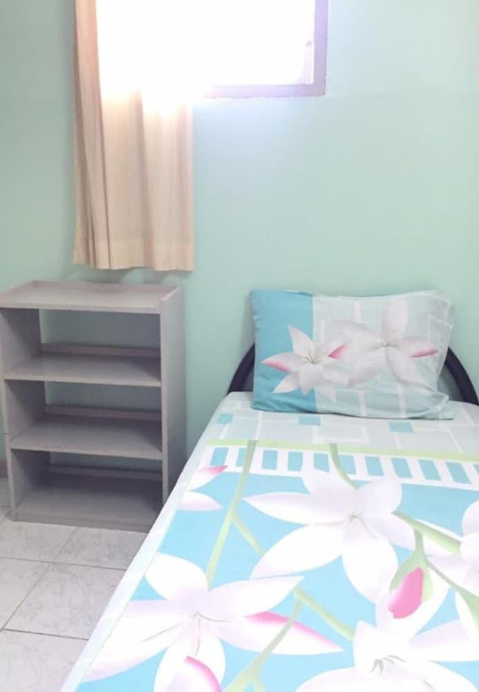 Nat 2 Guest House 1