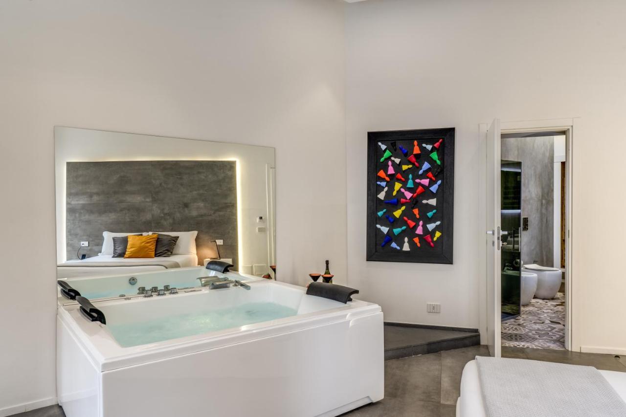 Gallery Suite Naples 1