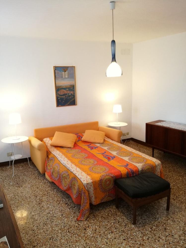 Grimaldi Apartments - Alba Chiara 1