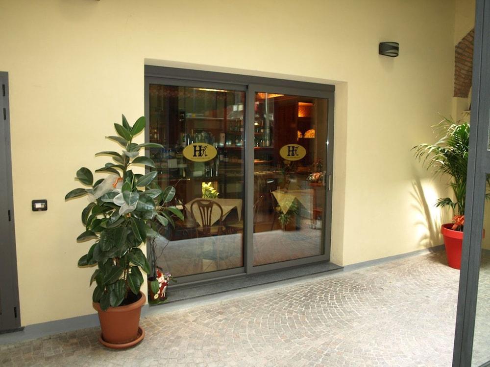 Hotel Karol (Adults only)