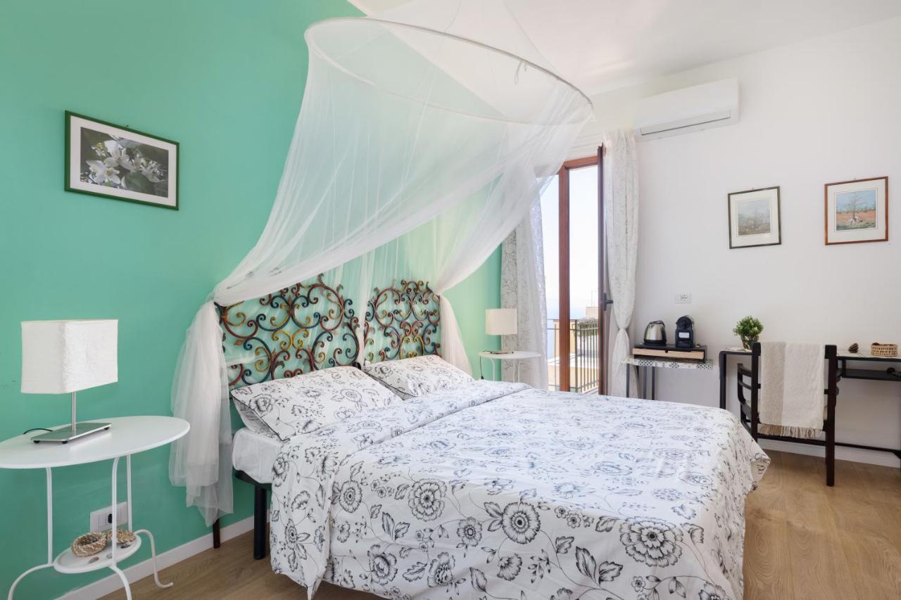 B&B Tauromenion 1
