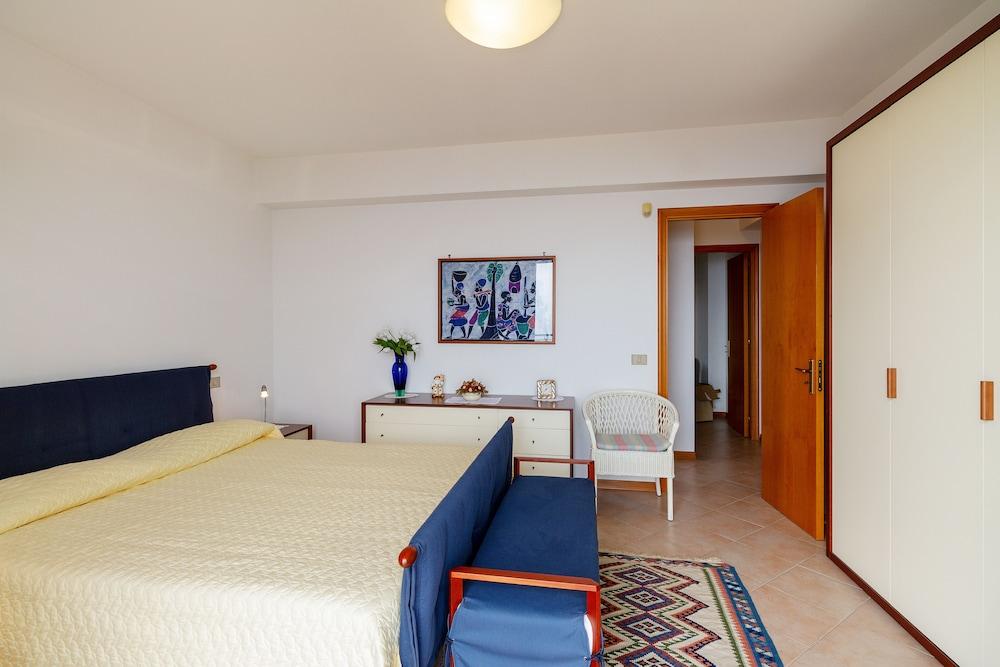 Fontana Vecchia Seaview Apartment  1