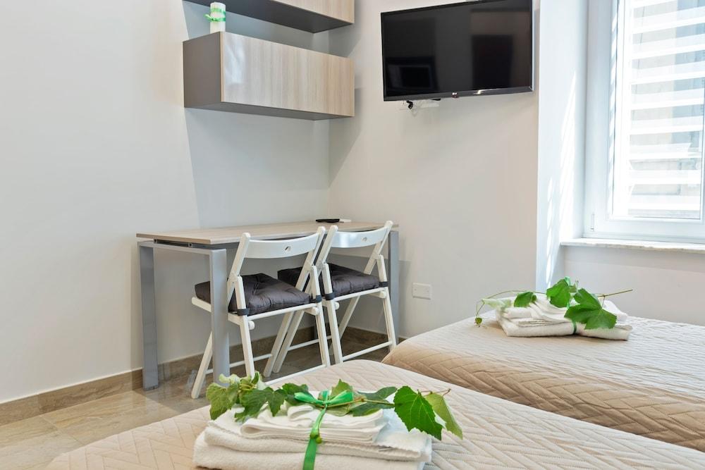 Devon Metro Studio Apartments 2