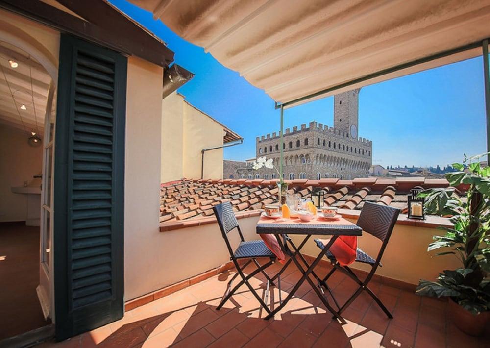 Piazza Signoria Terrace 2