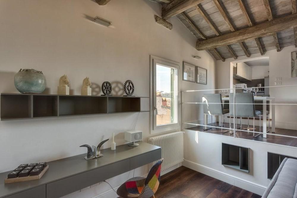Beautiful Terrace Serragli 2