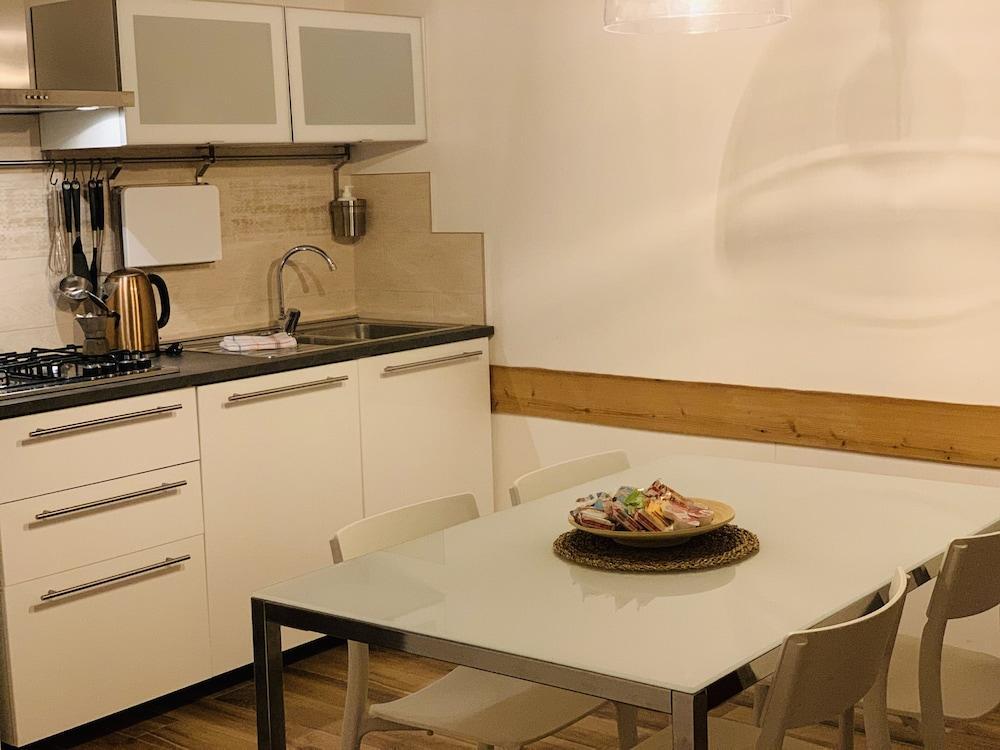 Grimaldi Apartments - Casa di Emma 2
