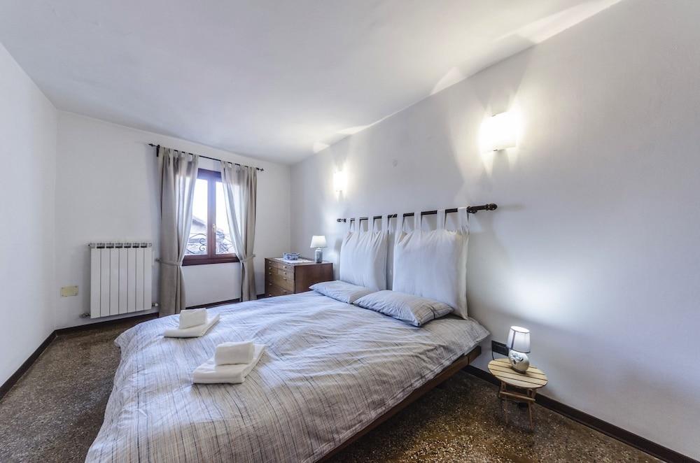 Maurizio House 2